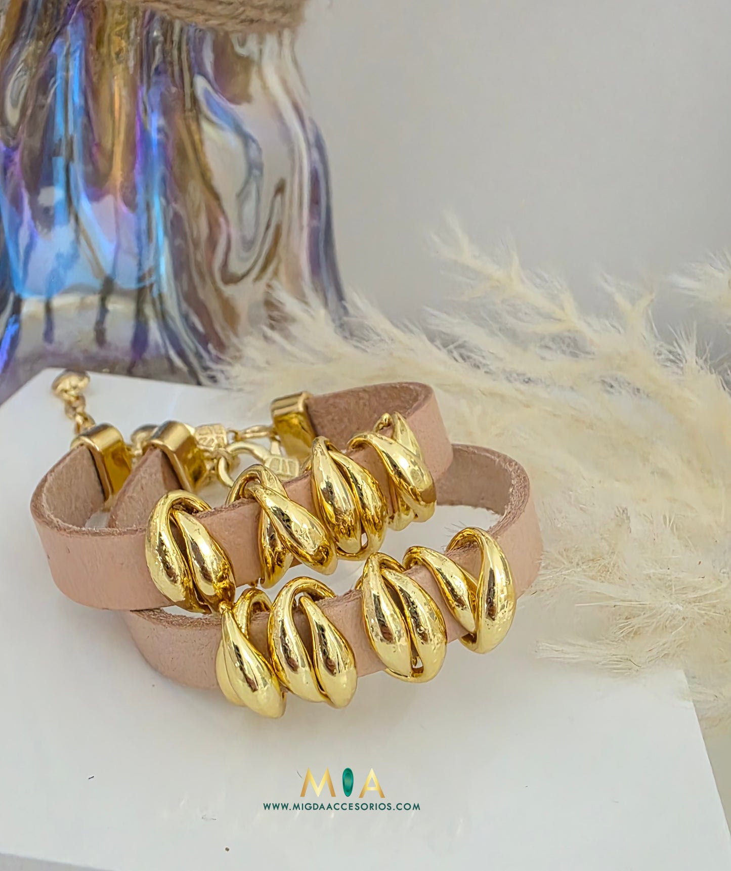 Glow Atelier Bangle
