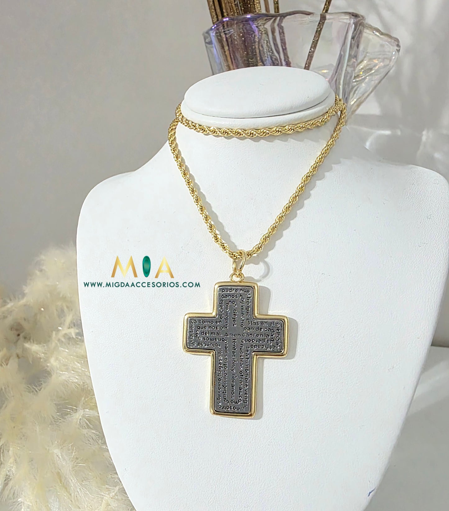 Metal Cross Necklace