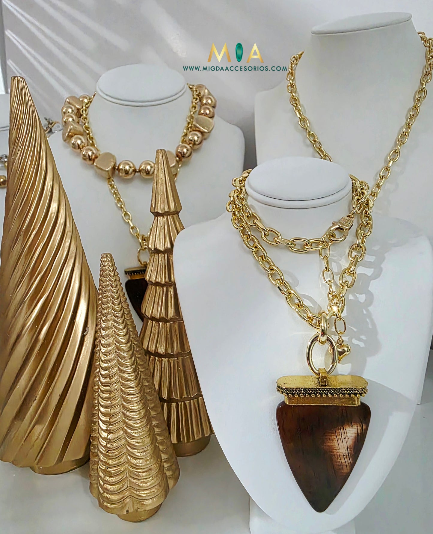 Divine Arrow Necklace