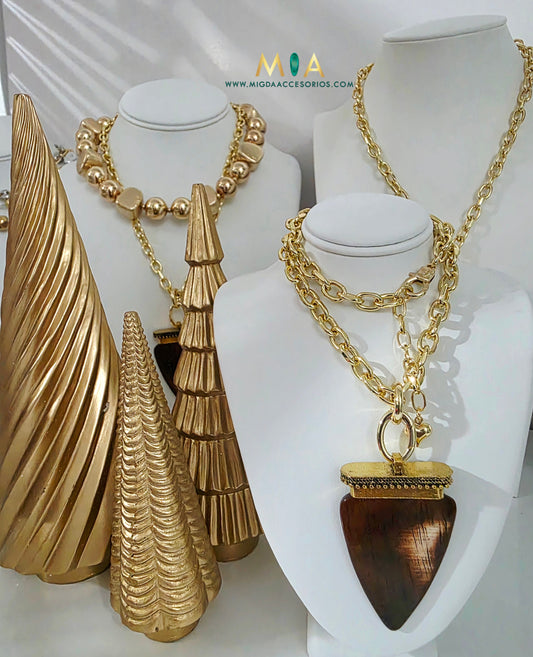 Divine Arrow Necklace