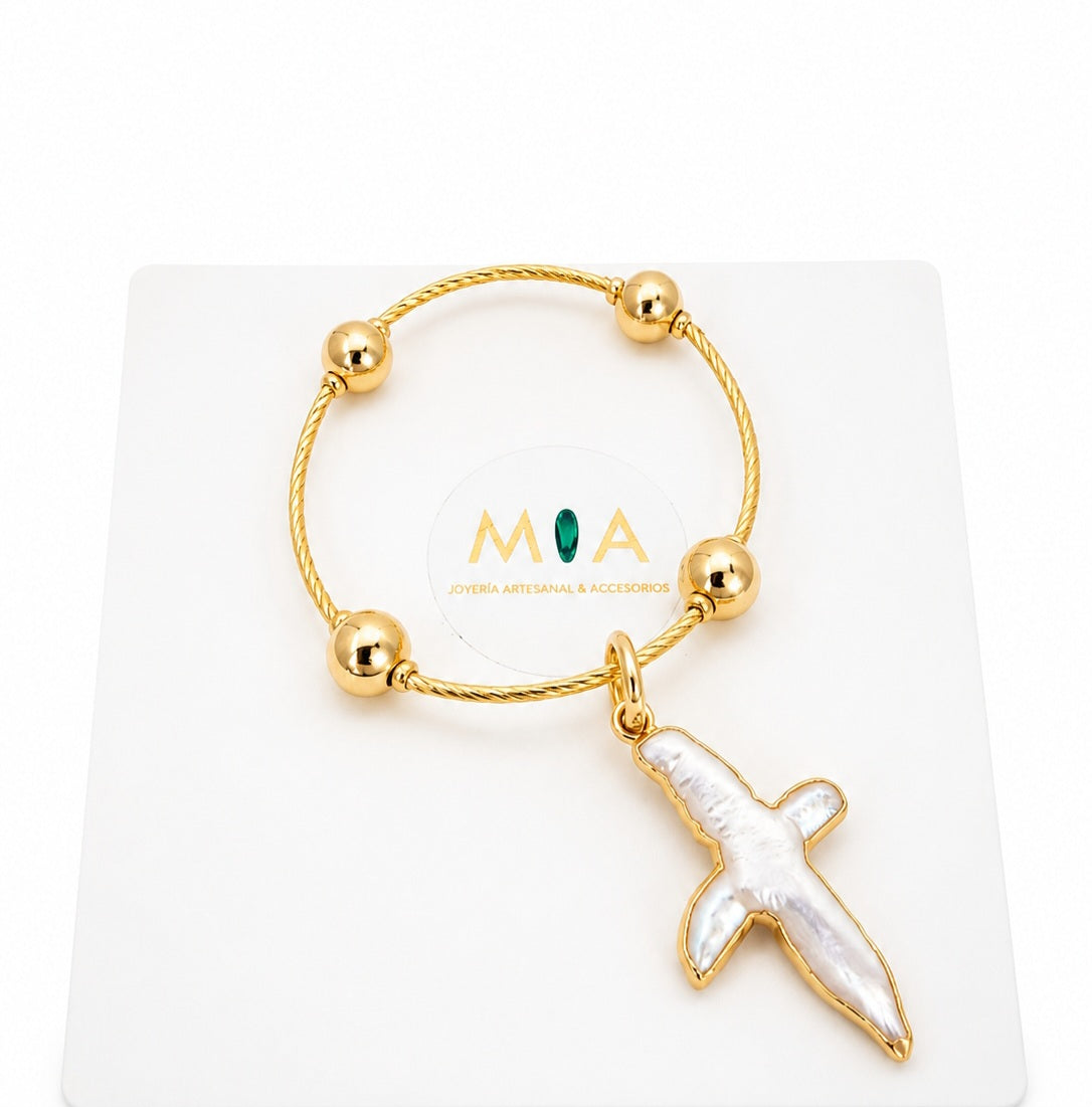 Elegant Dove Gold Bracelet