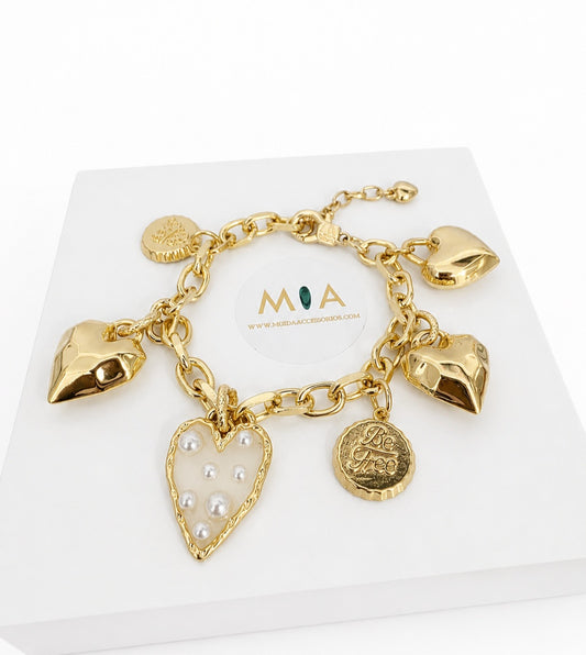 Elegance Heart Charm Bracelet